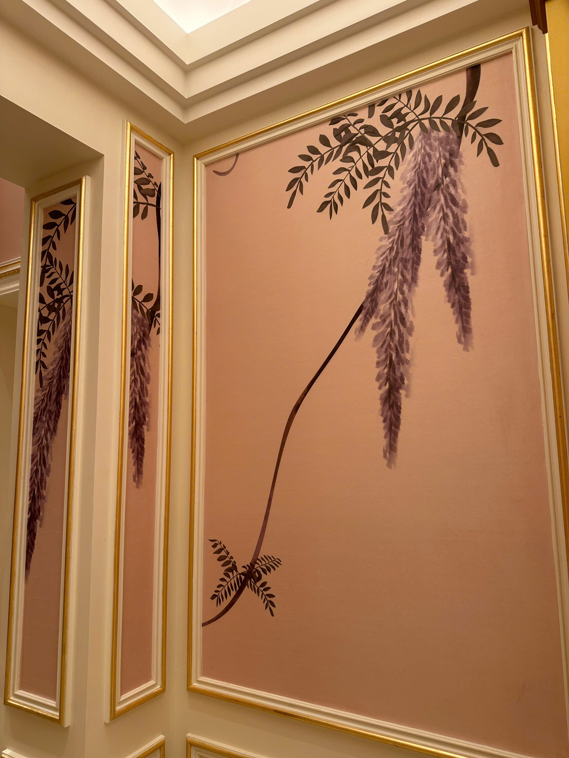 Hồ bơi trung tâm tại dinh thự tân cổ điển